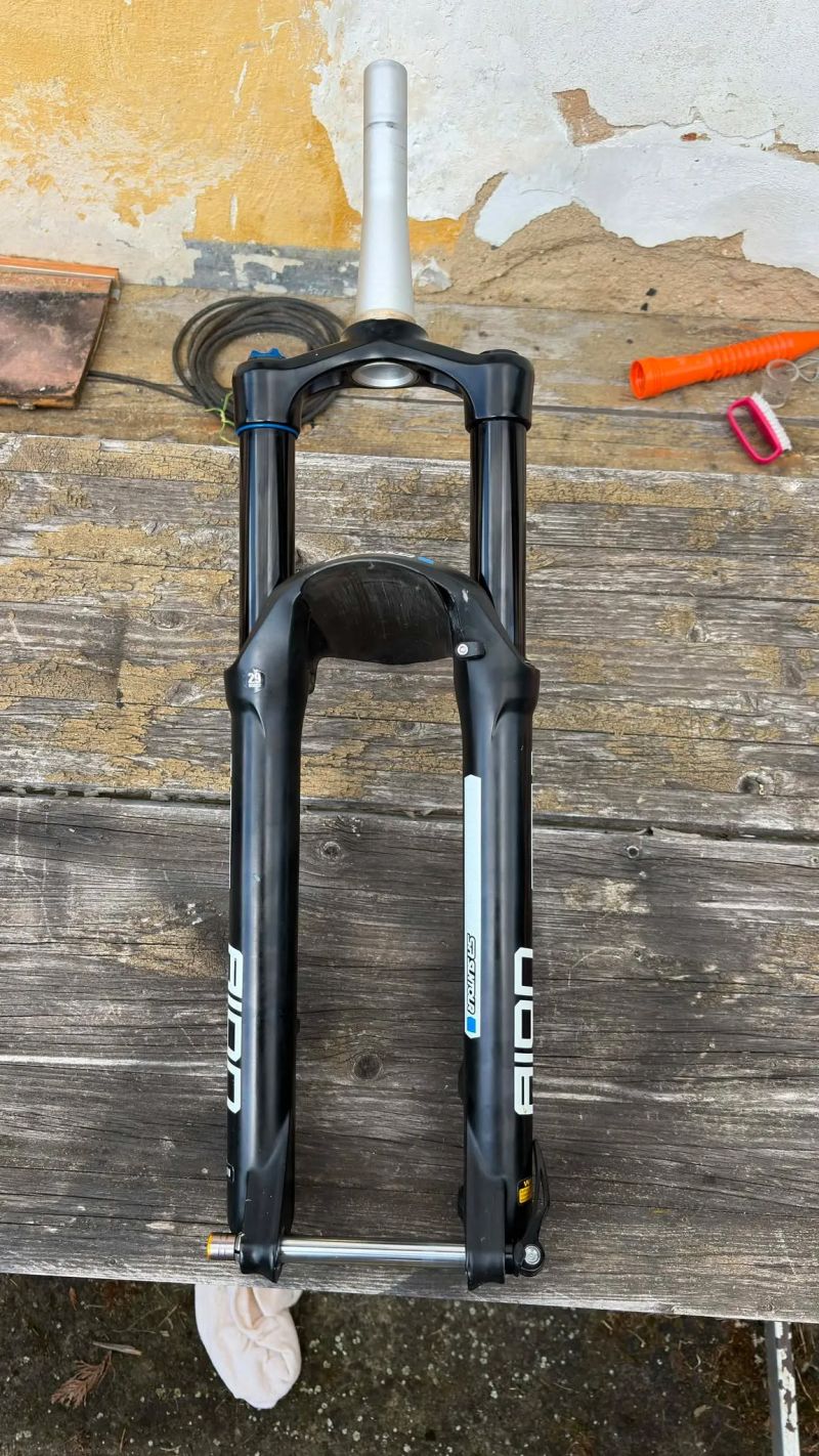SUNTOUR Vidlice odpr. 29" tapered AION35-Boost RC