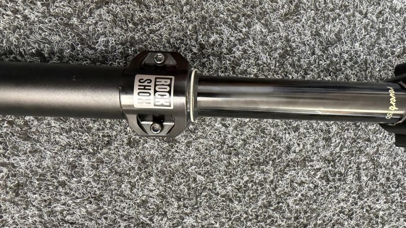 Teleskopická sedlovka ROCKSHOX AXS 31,6 150.