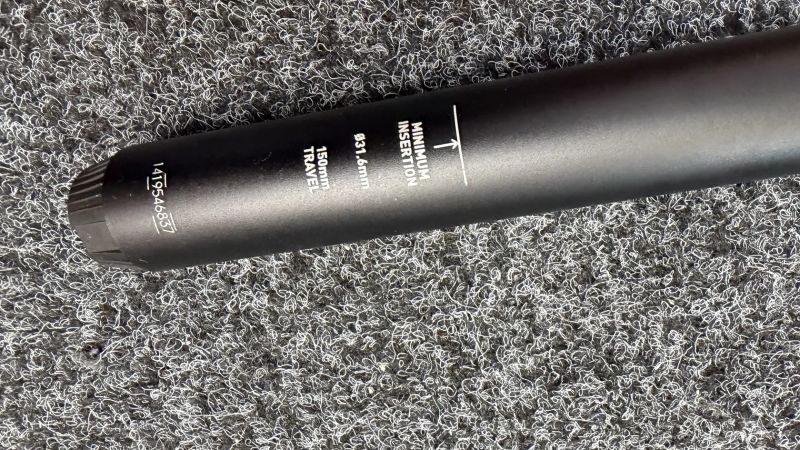 Teleskopická sedlovka ROCKSHOX AXS 31,6 150.