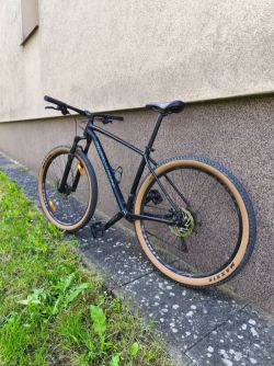 Specialized Rockhopper Pro / Satin Gloss Black/Chrome