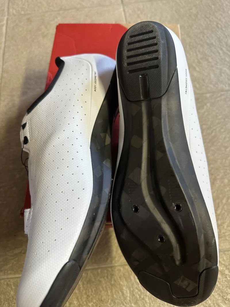 Tretry SPECIALIZED Torch 2.0 White, vel. 44