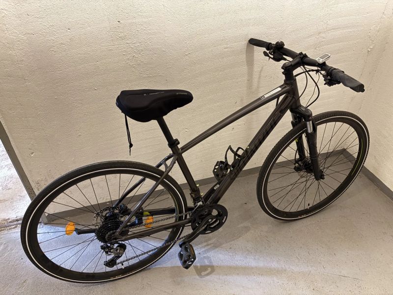 Specialized trekingové kolo - téměř nepoužívané