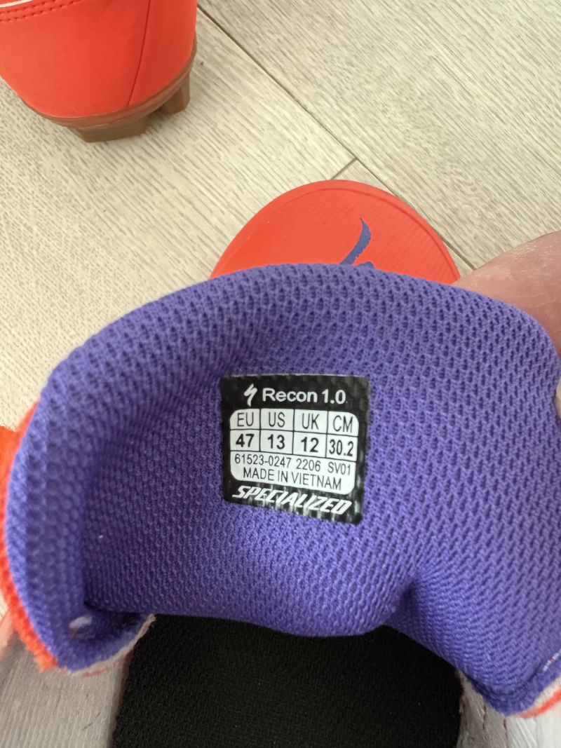 Cyklistické tretry Specialized Sport – vel. 47 – neonově oranžová