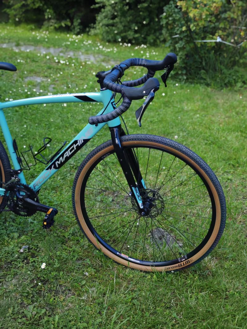Gravel bike 