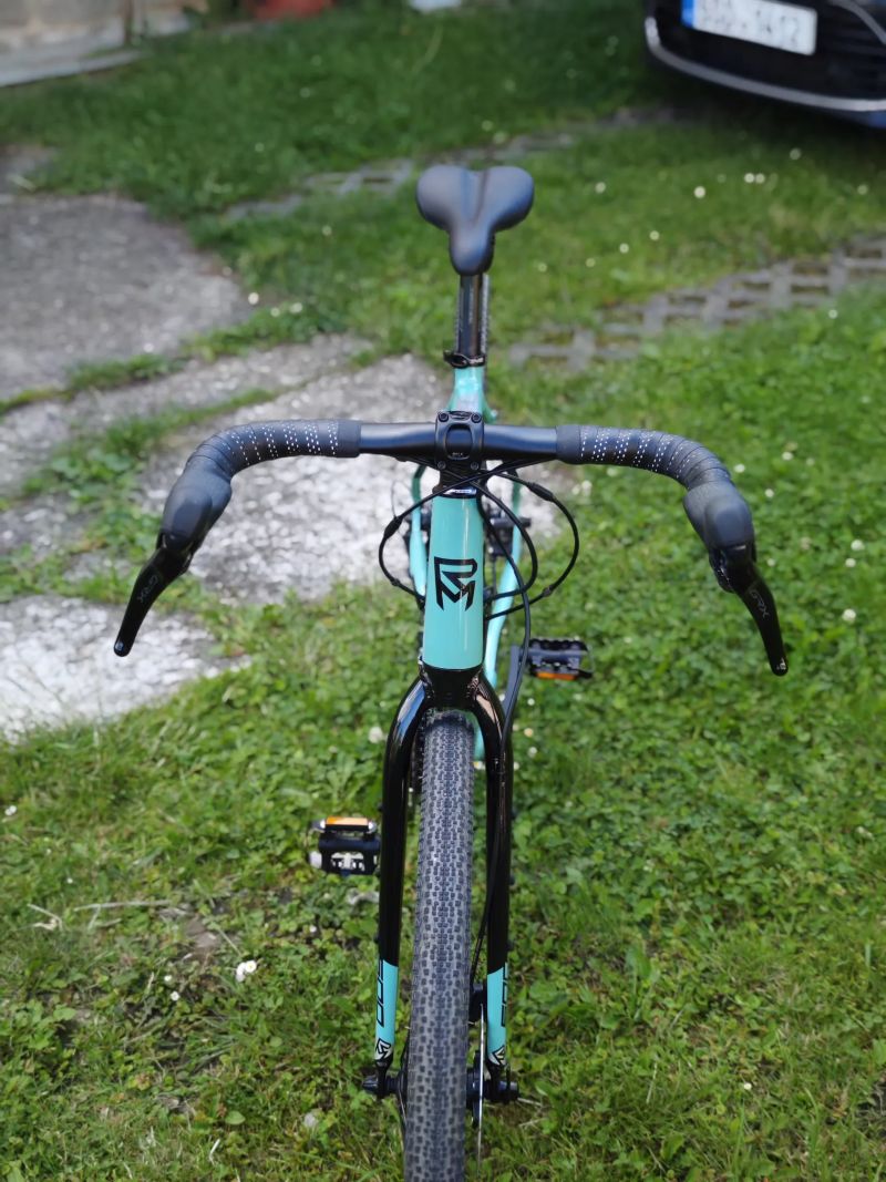 Gravel bike 
