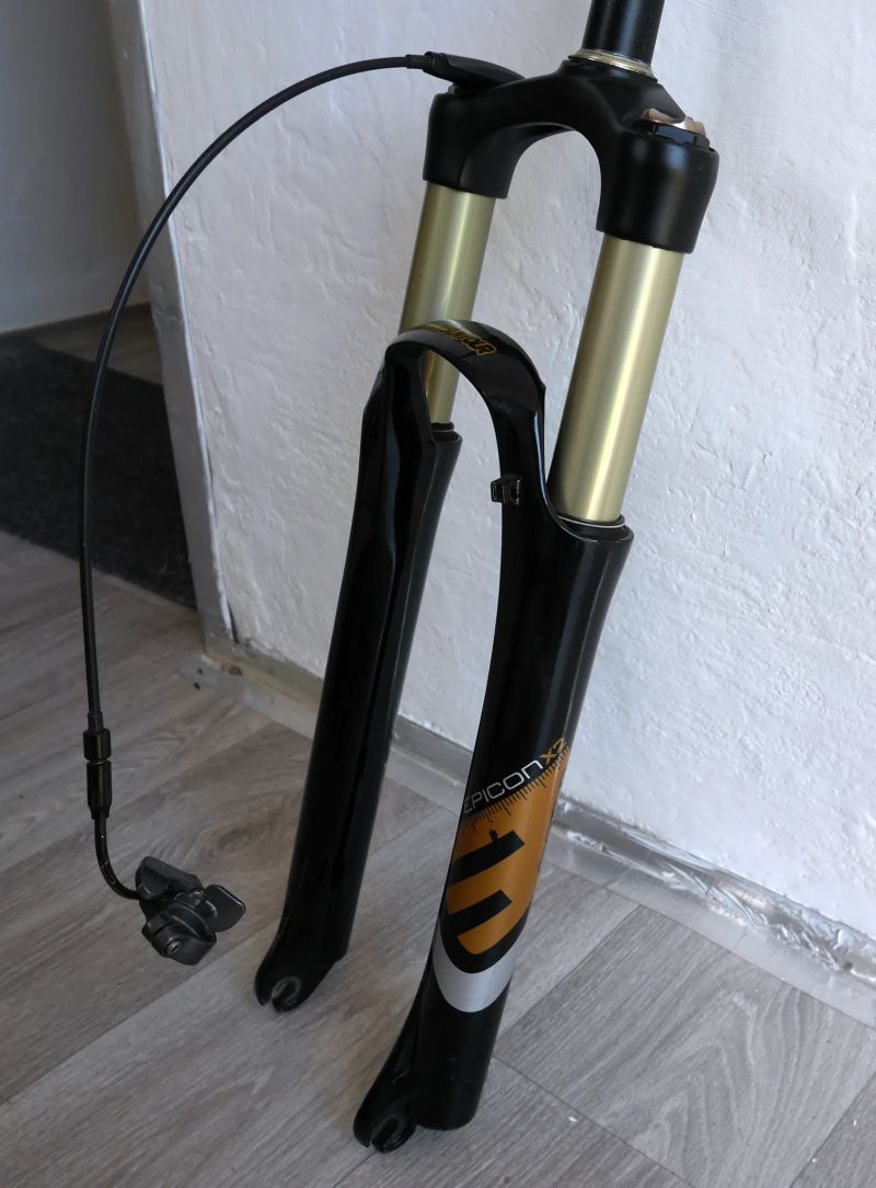 SR Suntour Epicon X2 air 26