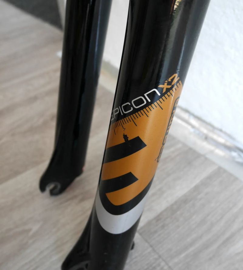 SR Suntour Epicon X2 air 26