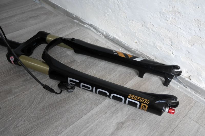 SR Suntour Epicon X2 air 26