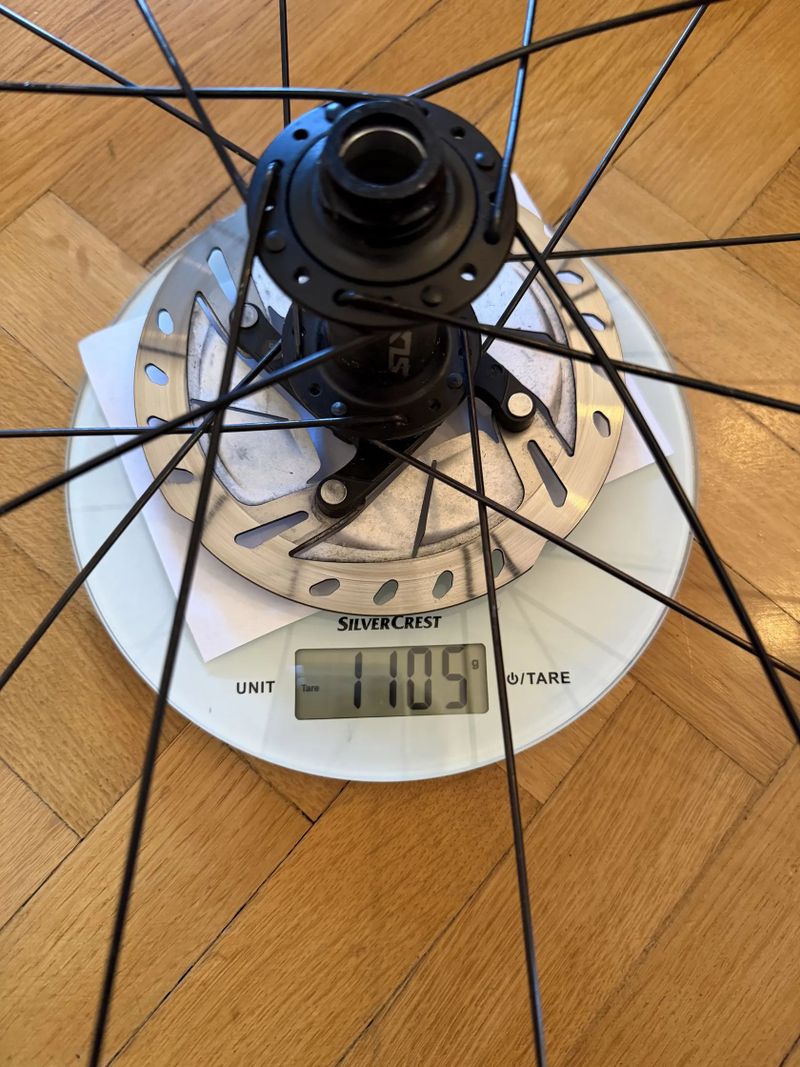 Galusková silniční fitness kola pro MTB, osy 15x100 a 12x142, ráfky Dura-Ace