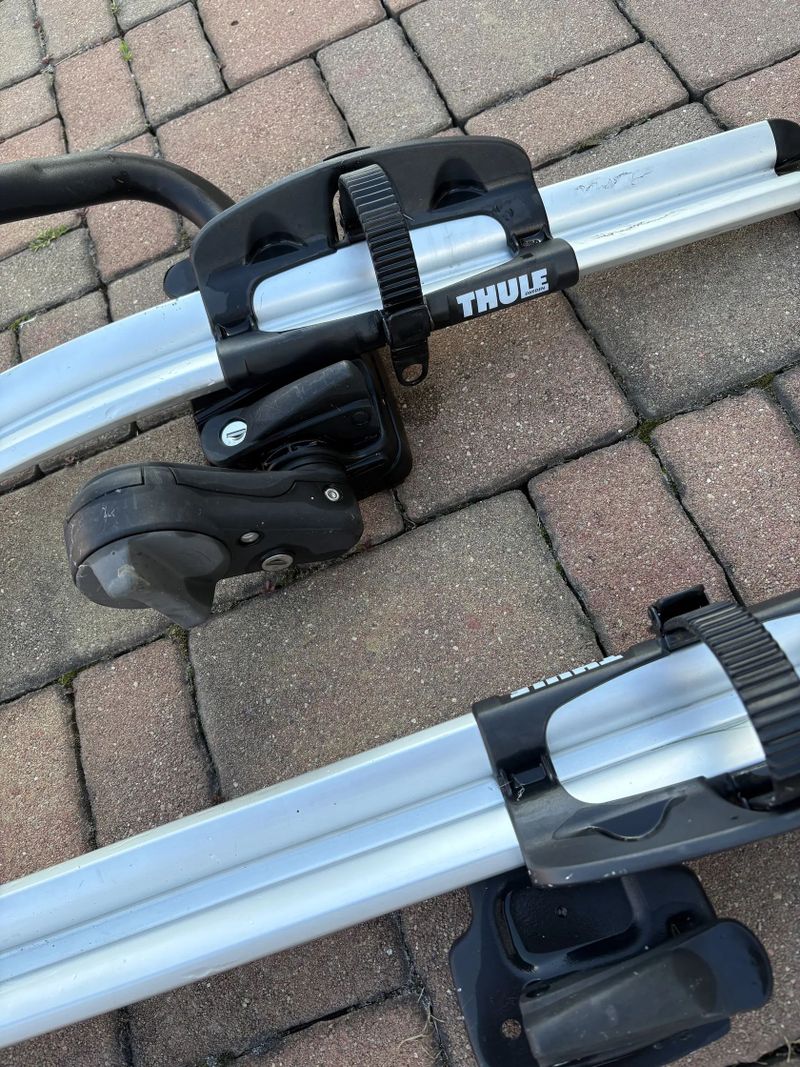 Thule ProRide 591 nosič na střechu