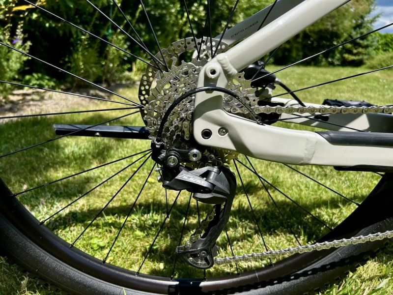 Specialized Turbo Tero 3.0 - 1 300 km Super stav!
