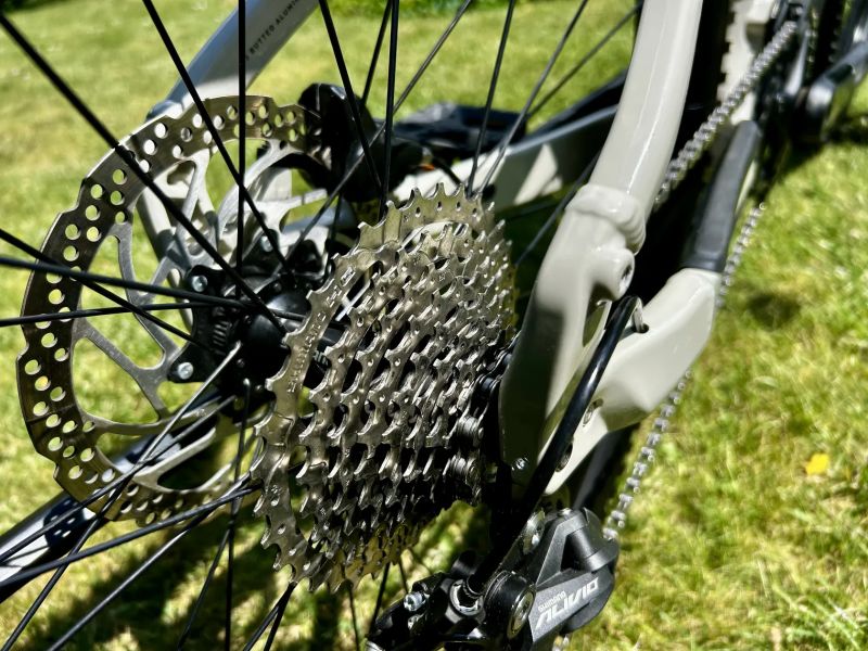 Specialized Turbo Tero 3.0 - 1 300 km Super stav!