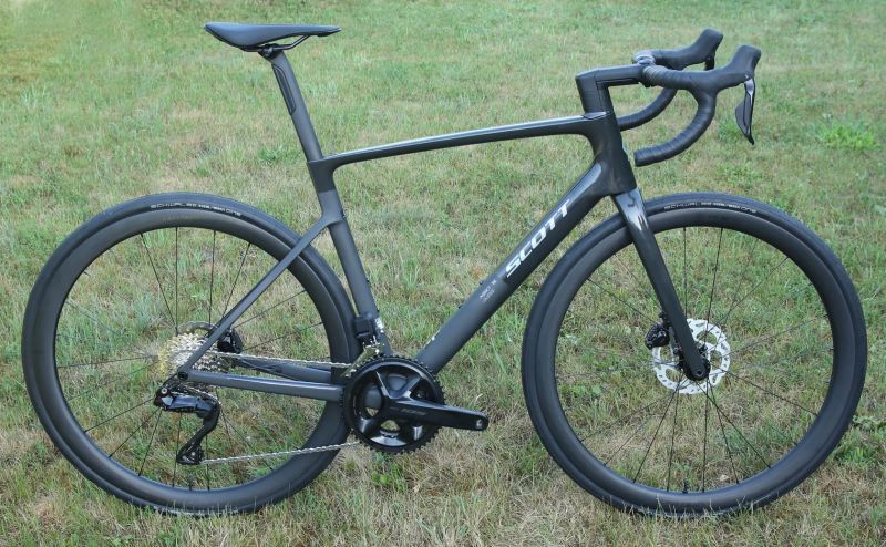 SCOTT Addict RC 30 Carbon Black 2026 – závodní silniční kolo – NOVÉ