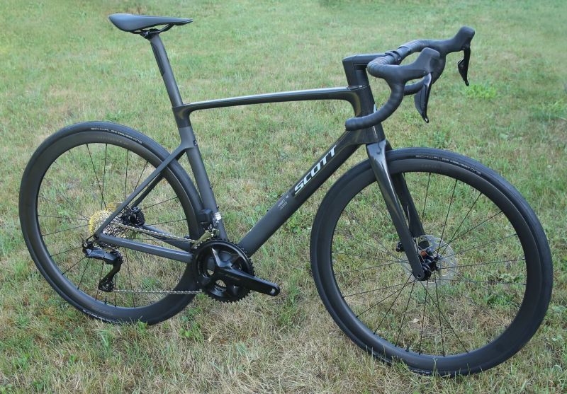 SCOTT Addict RC 30 Carbon Black 2026 – závodní silniční kolo – NOVÉ