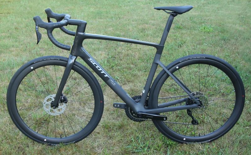 SCOTT Addict RC 30 Carbon Black 2026 – závodní silniční kolo – NOVÉ