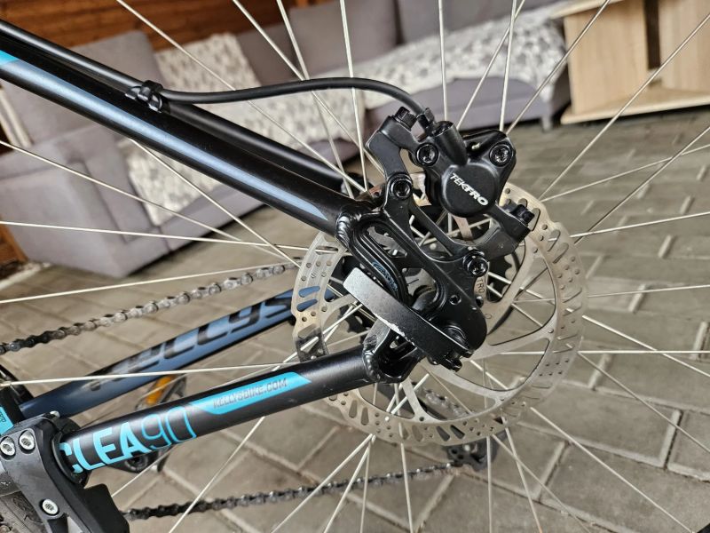 Dámské crossové kolo KELLYS CLEA 90 28