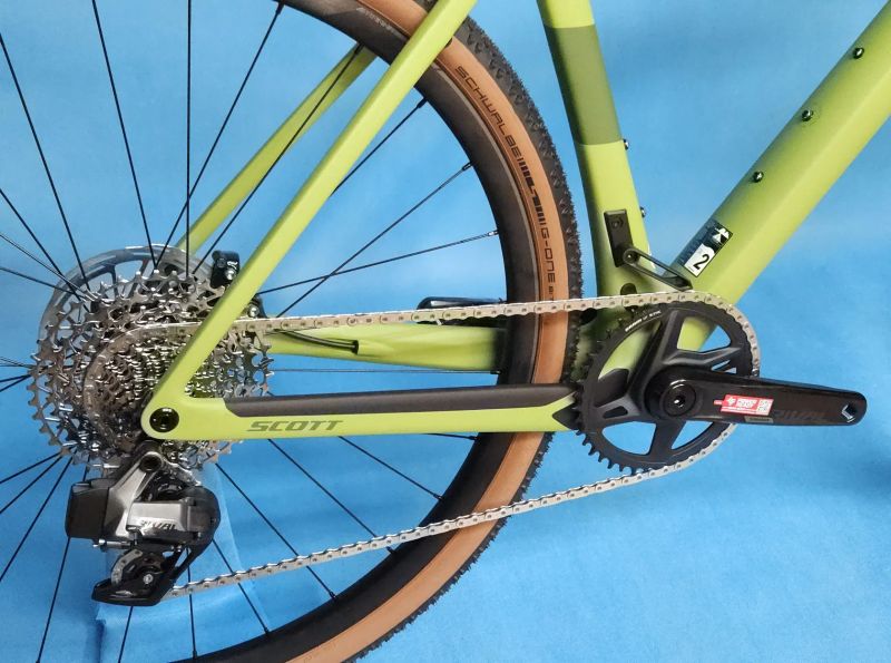 SCOTT Addict Gravel 30 AXS 2024 – moderní gravel bike na Sram Rival AXS – NOVÝ