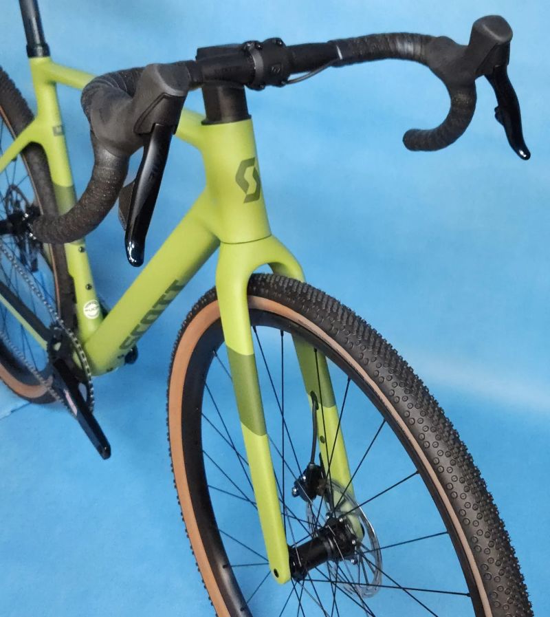 SCOTT Addict Gravel 30 AXS 2024 – moderní gravel bike na Sram Rival AXS – NOVÝ