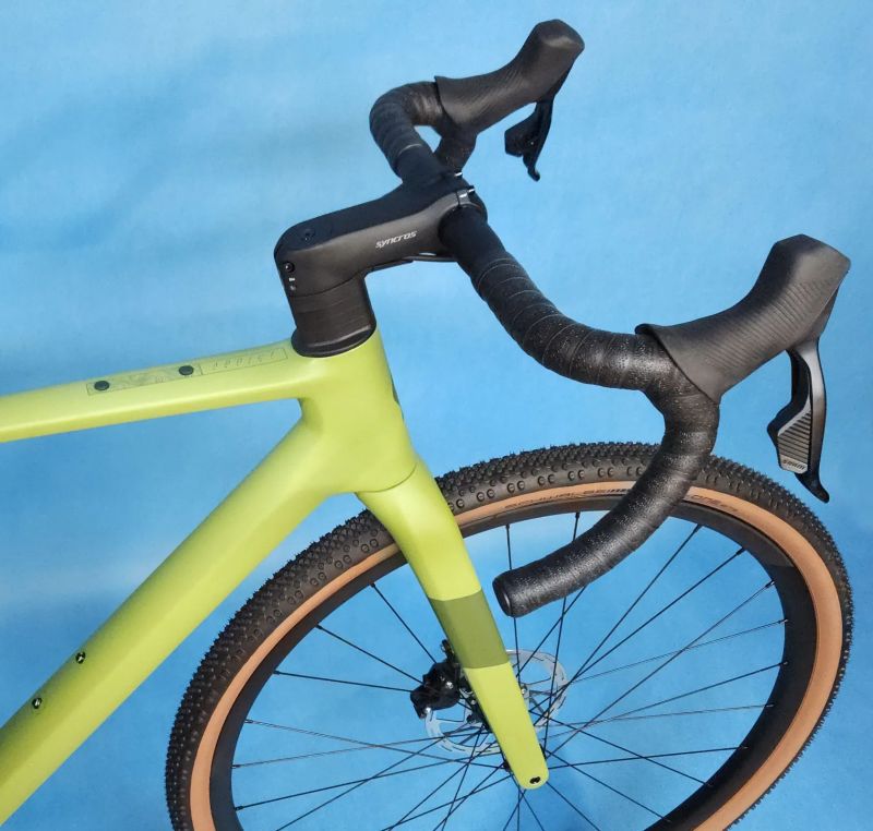 SCOTT Addict Gravel 30 AXS 2024 – moderní gravel bike na Sram Rival AXS – NOVÝ