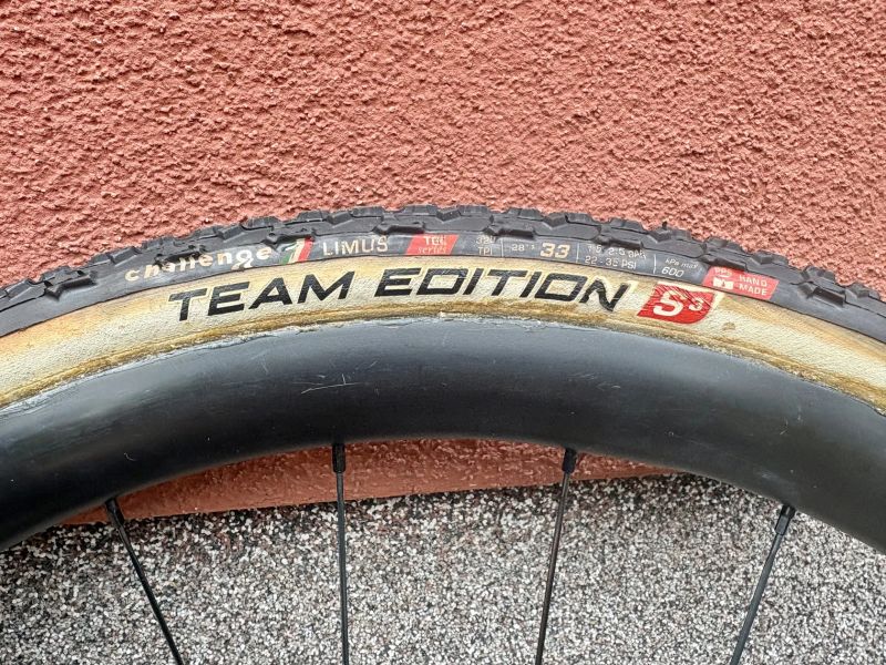 Karbonová kola na cyklokros, ráfky Duke, náboje DT Swiss 350, galusky Challenge