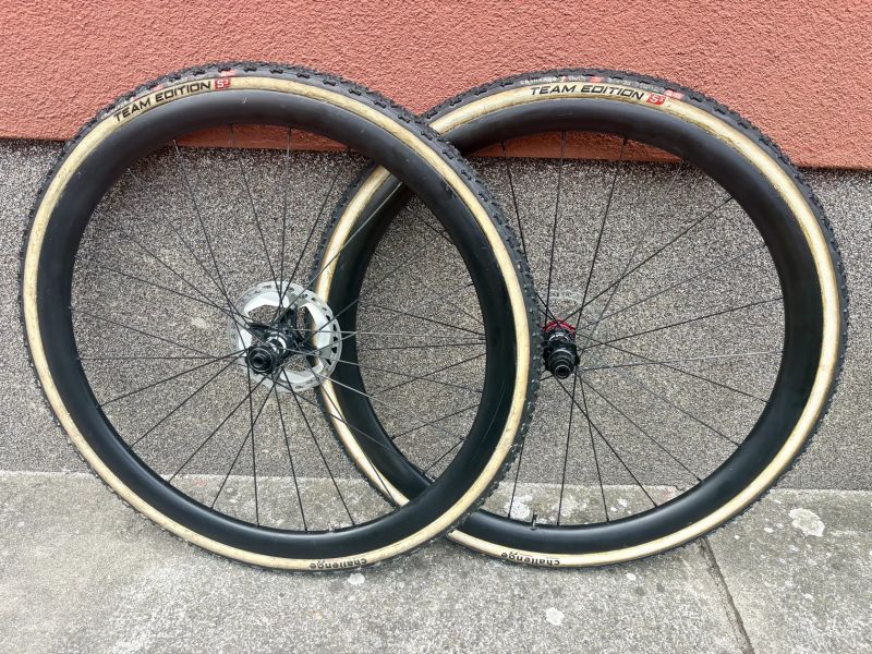 Karbonová kola na cyklokros, ráfky Duke, náboje DT Swiss 350, galusky Challenge