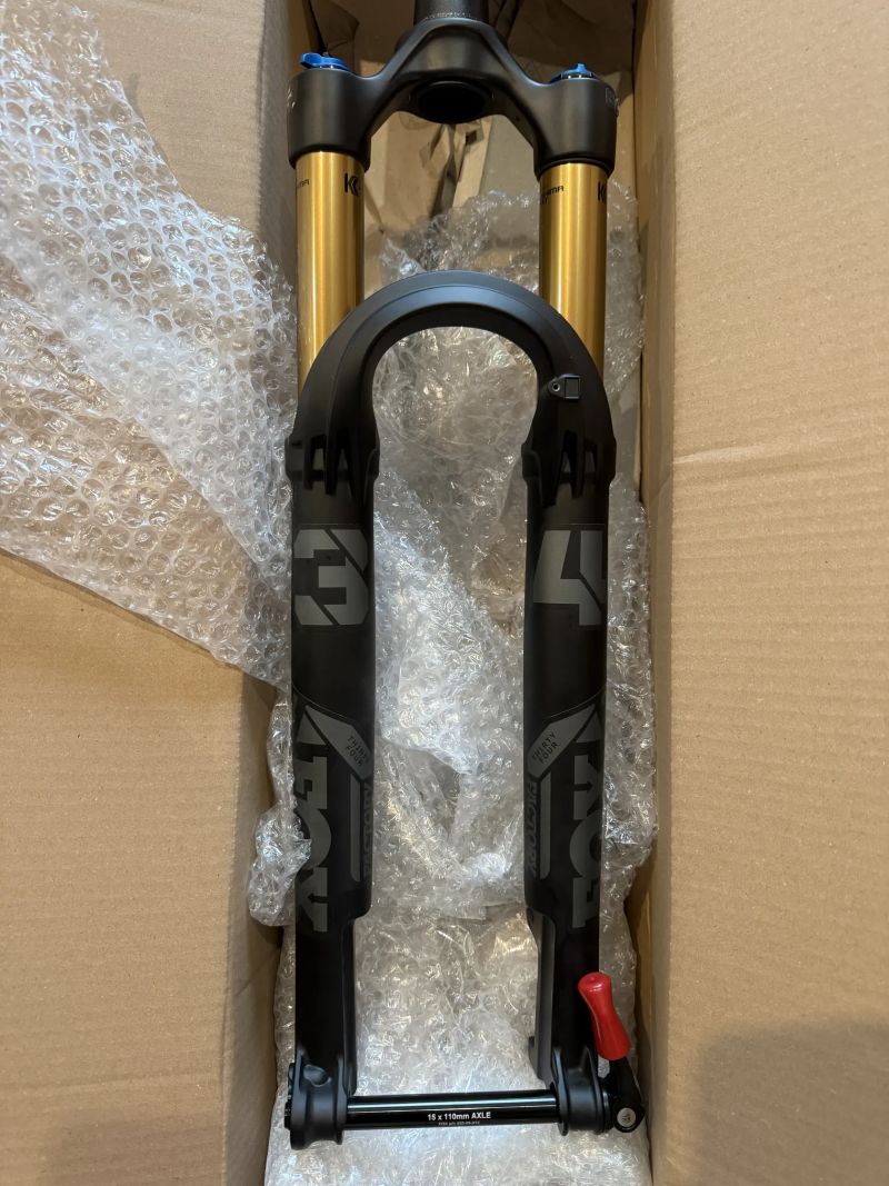  Nová FOX 34 Float Factory Step-Cast 29", 120 mm