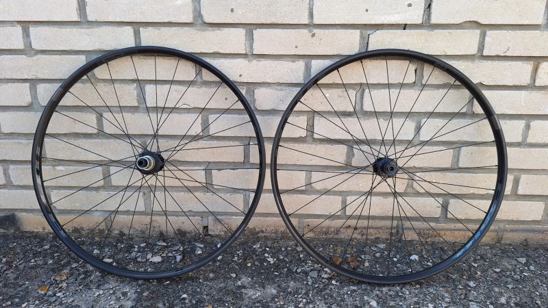 Prodám zapletená kola WTB speedterra i23