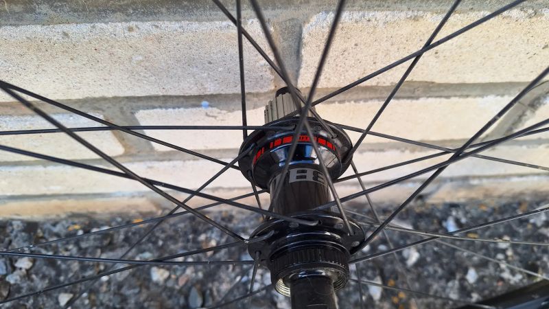 Prodám zapletená kola WTB speedterra i23
