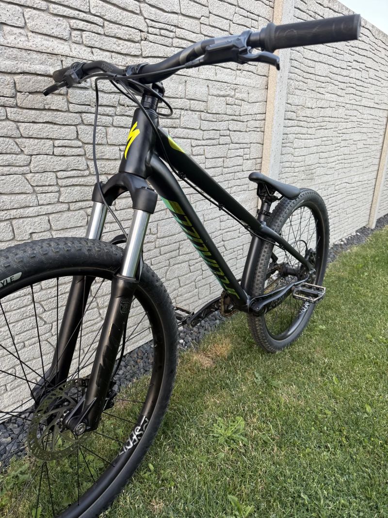 Dirt kolo Specialized p3