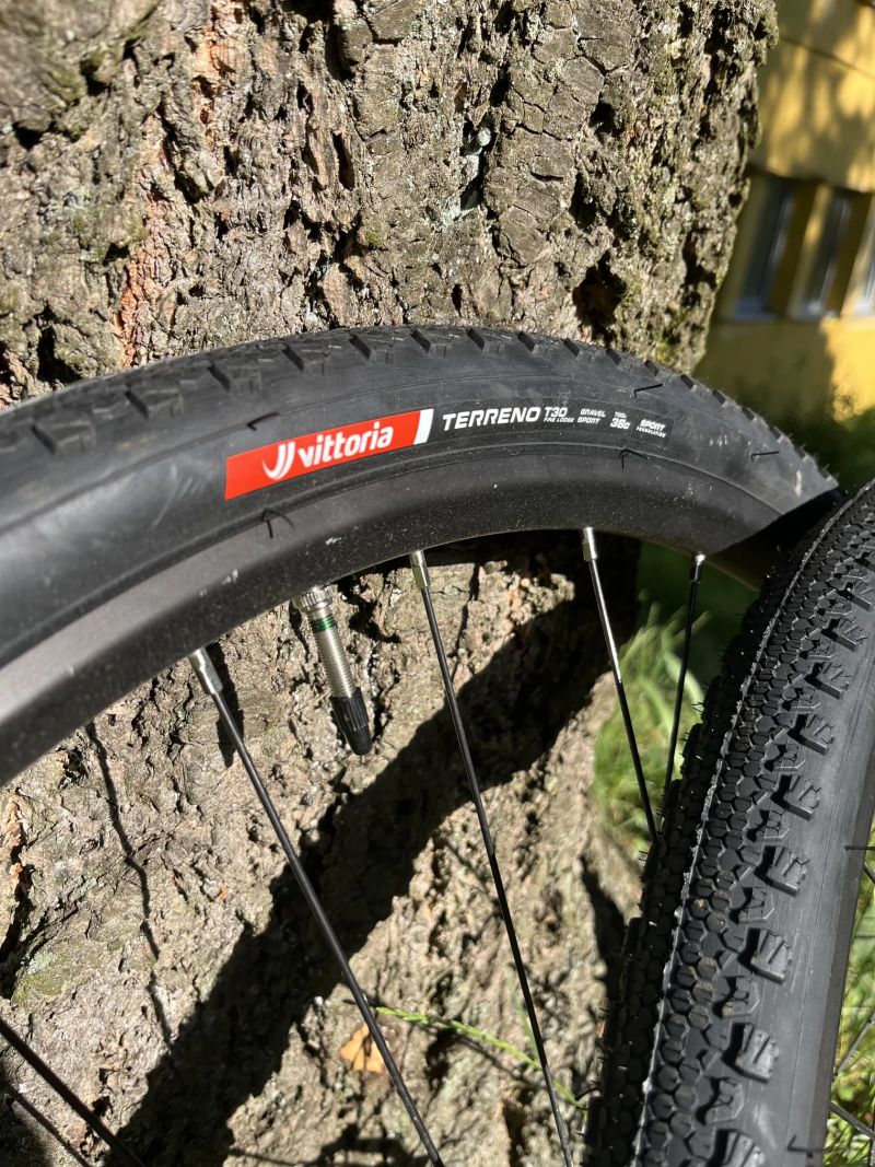 Gravel zapletená kola 28" (700c) + NOVÉ pláště Vittoria 38m