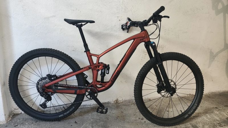 Prodám TREK Fuel EX 8 XT Gen 6 nebo výměna za silniční kolo