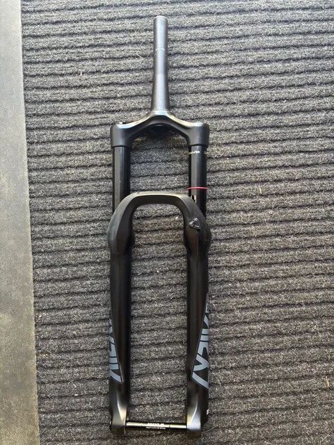 Rock Shox lyrik , Psylo 160mm 29", Revelation 27.5"