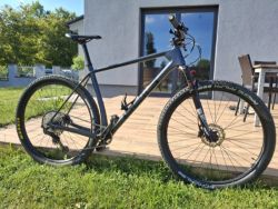 PELLS DUKE 3 – grey / dobrý stav / XT brzdy / Reba