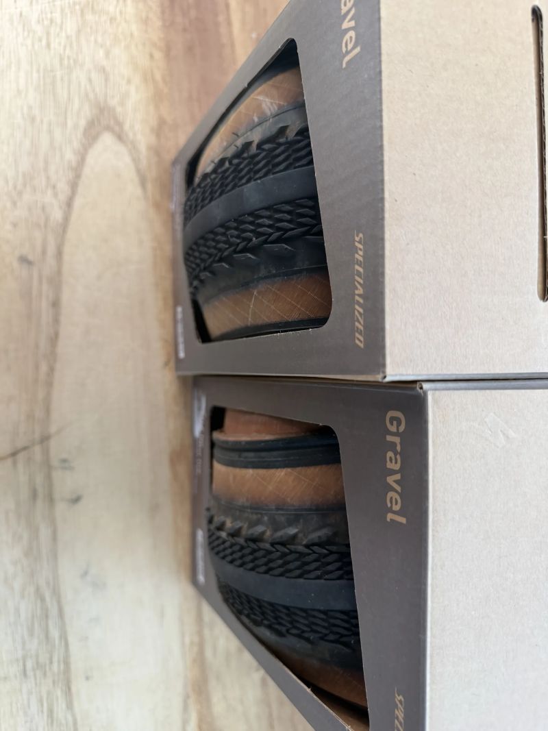 Specialized Pathfinder Pro 700c 42c 2ks