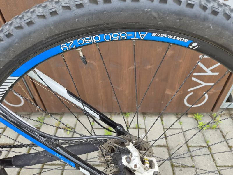 Trek Cobia
