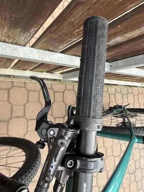 Amulet carbon
