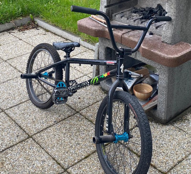 Canyon Torque fr + specialized fuse 2.0 bmx zdarma(z prasknout zadní gumou)