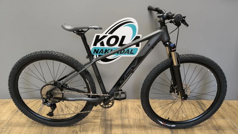 MRX Tien 27 1x10 2026 šedo-černý