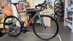BMC TEAMMACHINE SLR TWO, Ultegra Di2, 12 speed, 2025 – PRÉMIOVÉ KOLO, super CENA
