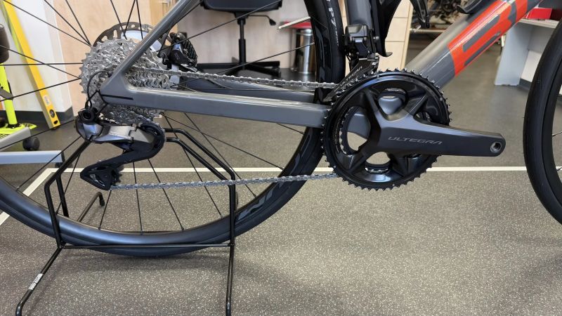 BMC TEAMMACHINE SLR TWO, Ultegra Di2, 12 speed, 2025 – PRÉMIOVÉ KOLO, super CENA