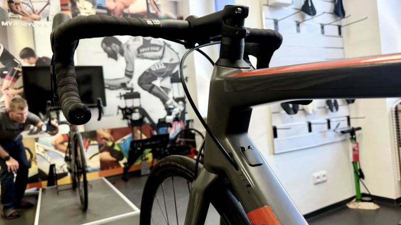 BMC TEAMMACHINE SLR TWO, Ultegra Di2, 12 speed, 2025 – PRÉMIOVÉ KOLO, super CENA