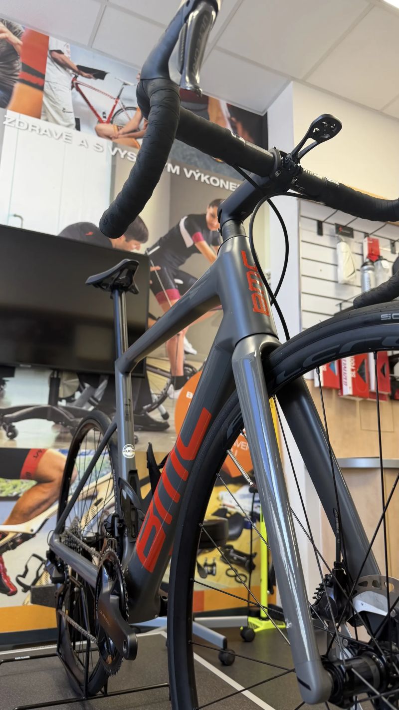 BMC TEAMMACHINE SLR TWO, Ultegra Di2, 12 speed, 2025 – PRÉMIOVÉ KOLO, super CENA