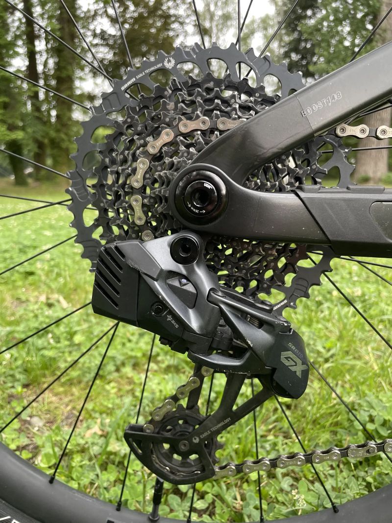 Trek Top Fuel 9.8 GX AXS Gen 3 - Zánovný