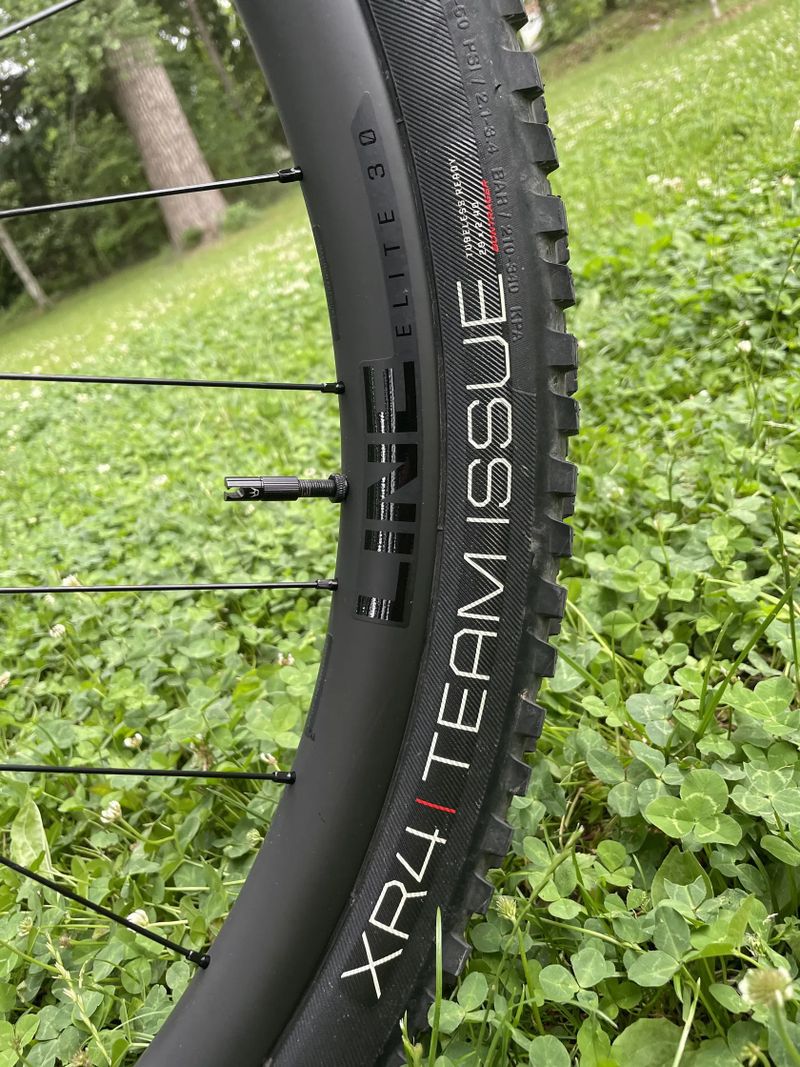Trek Top Fuel 9.8 GX AXS Gen 3 - Zánovný