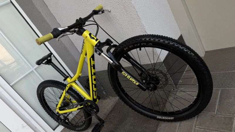 SCOTT Scale 24 disc - yellow / black