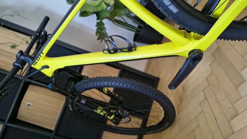Scott Scale 930 carbon Yellow /L/ zánovní stav
