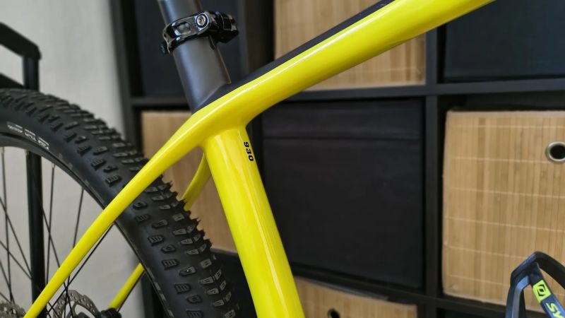 Scott Scale 930 carbon Yellow /L/ zánovní stav