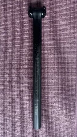 Sedlovka S-Works, pevná, 30,9 mm.