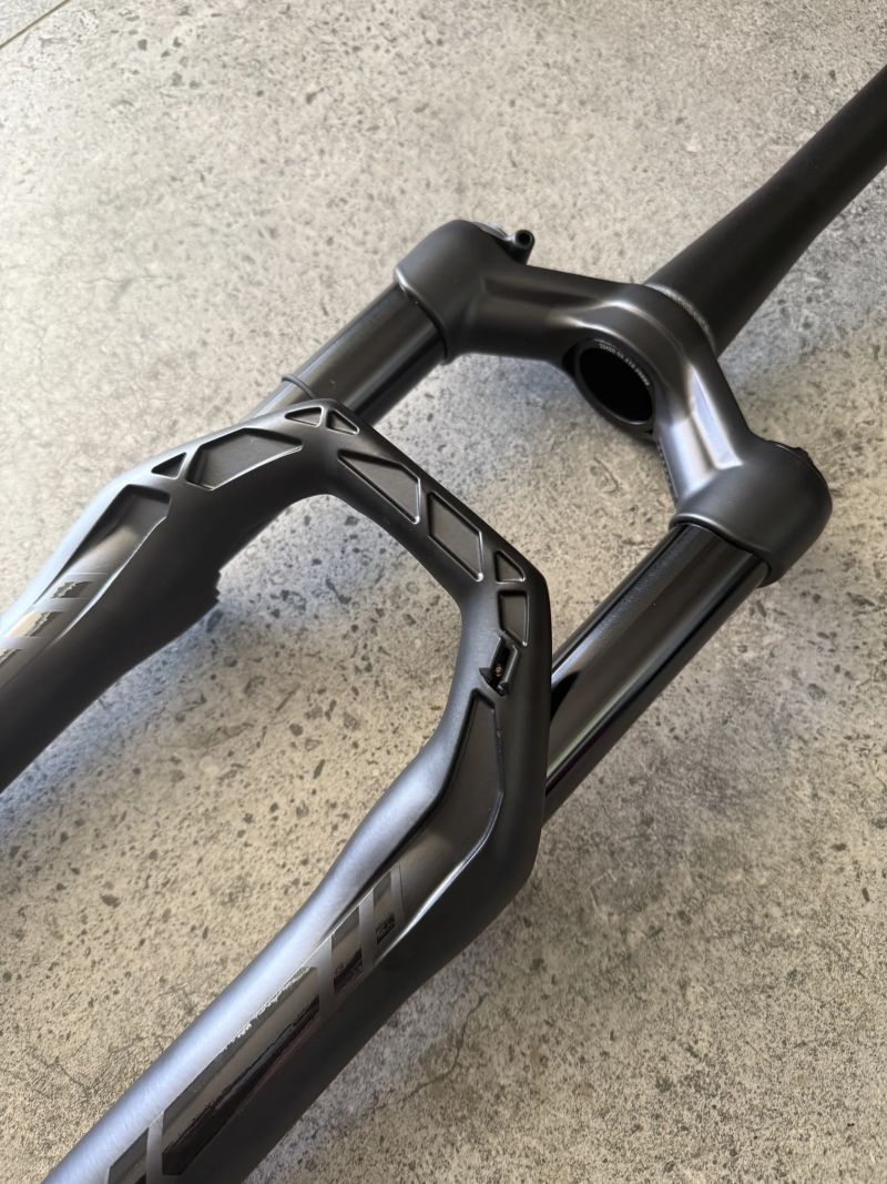 Nová 29" vidlice DT F 232 ONE - zdvih 110 mm