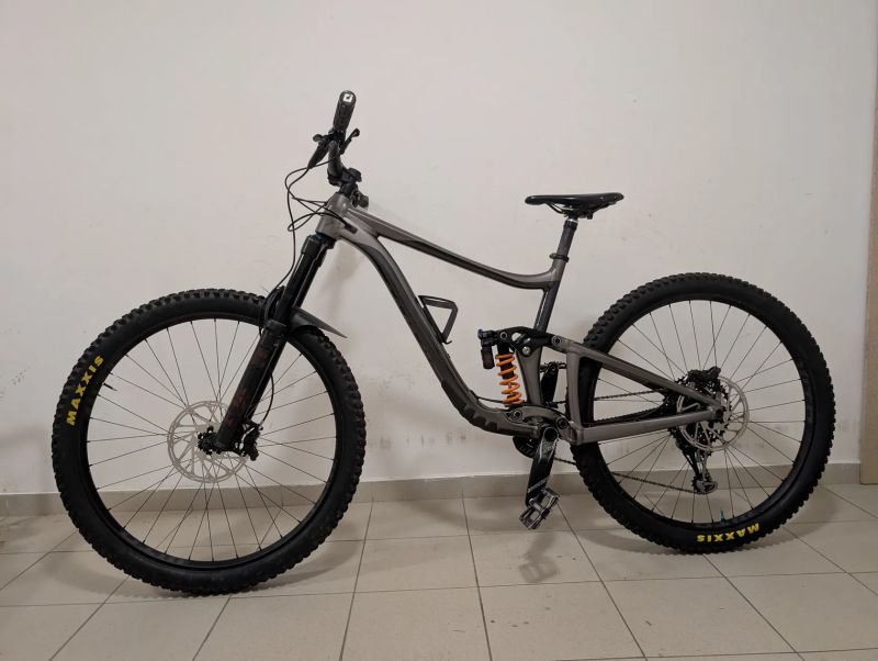 Giant Reign SX